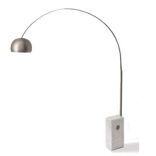 Lamp. pie arco marmol bco. pant. chica. regul.