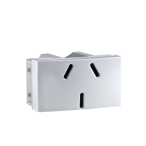 TOMA CON TOMA A TIERRA BCO. WDA104041