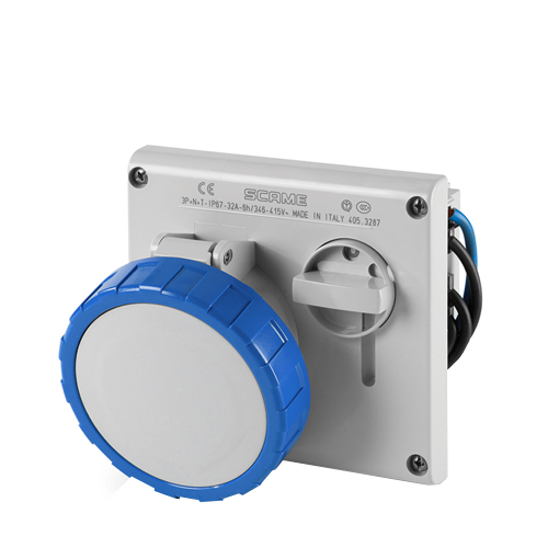 Toma con enclavamiento mecánico 2P+T 32A 220V